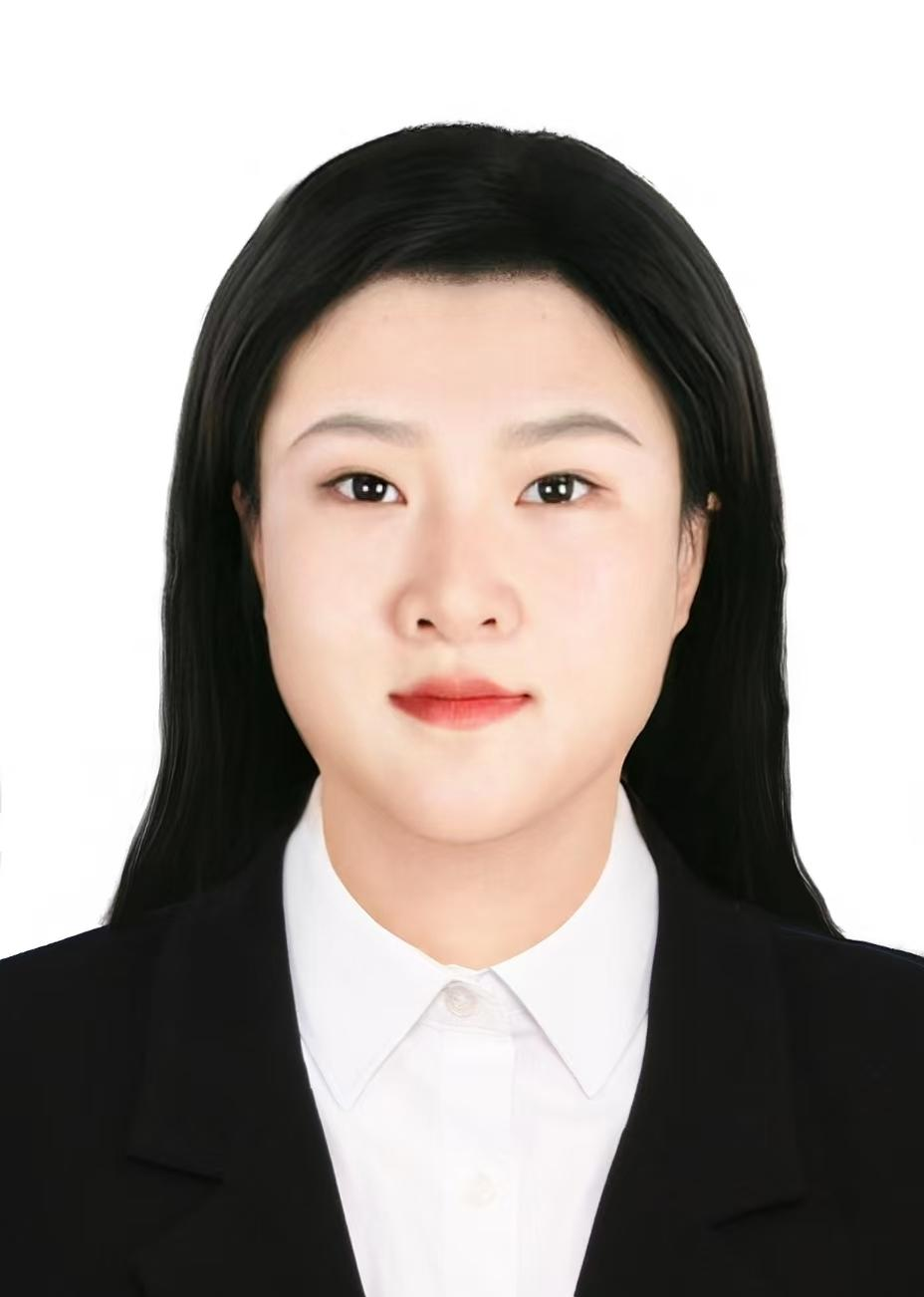 董雪.png